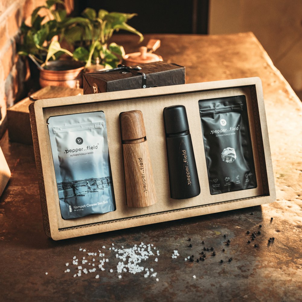 Gift cardboard box – Scandinavian mills with Kampot  pepper (50 g) and sea salt (120 g)